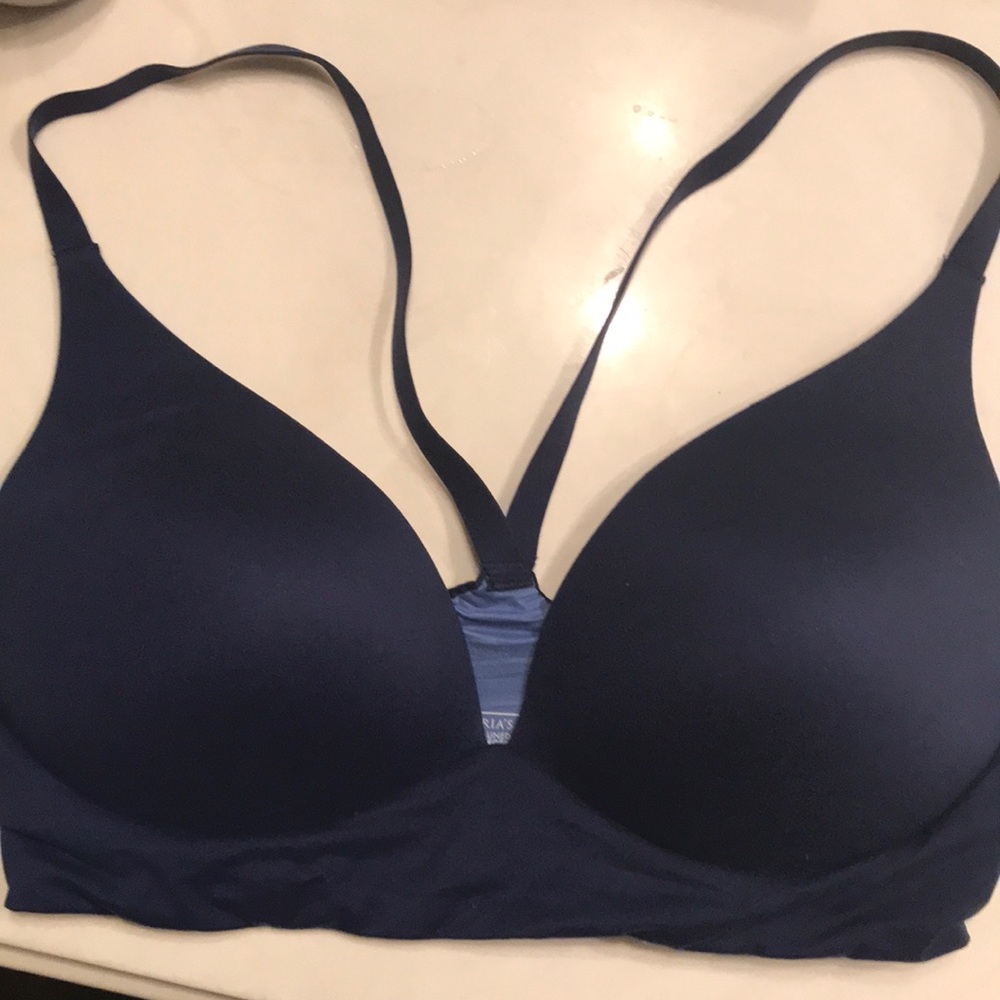 VS lightly lined plunge bra